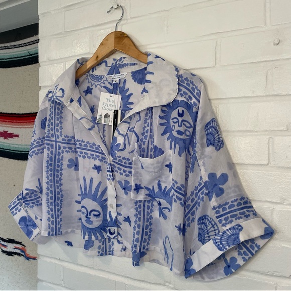 Live 4 Truth Blue Sun and Moon Print Top NWT Cropped Boxy Fit Medium Celestial - Picture 2 of 9